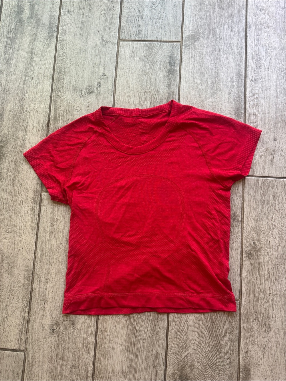lululemon athletica swiftly SS dark red size 6